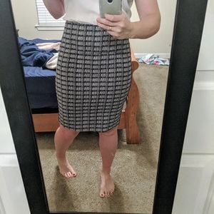 Adrianna papell navy blue &white pencil skirt